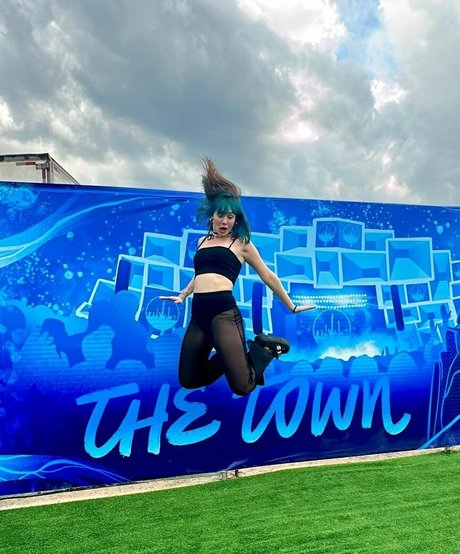 Julia K Barni naked star gallery