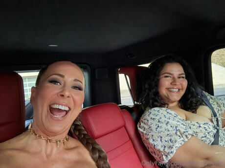 cheriedeville model art gallery