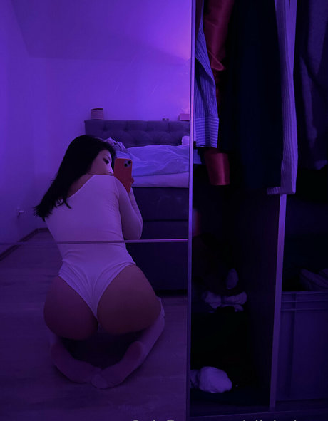 oliviariooo free actress img