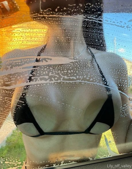 Lily Off Valley star sex photos