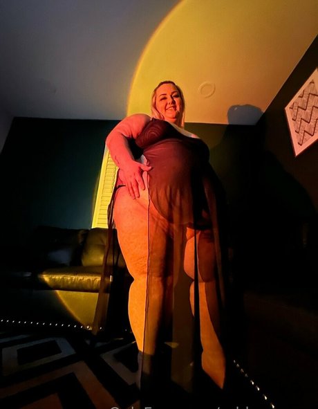 asian bbw onlyfans erotic image