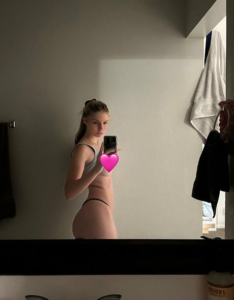 KendallJenson sexy actress galleries