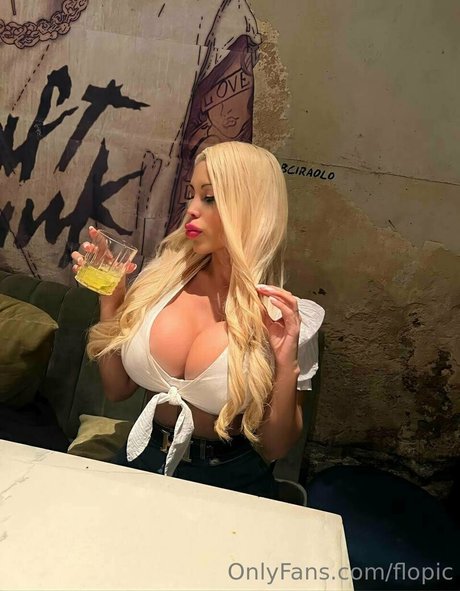 flopic pornographic actress images