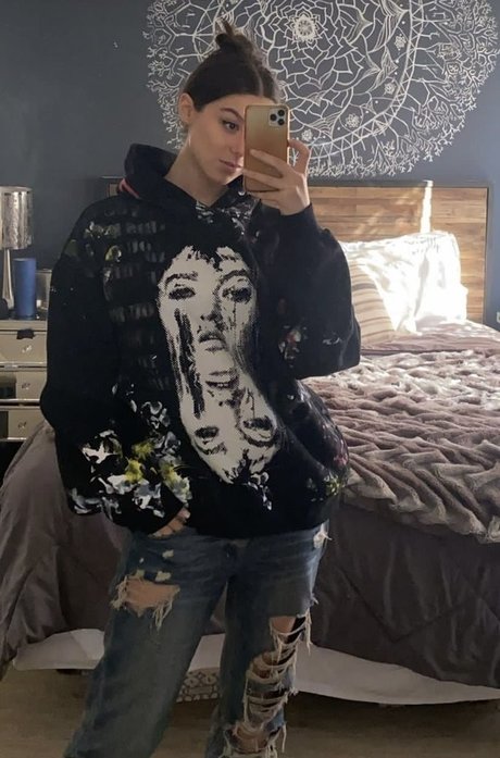 Kira Kosarin nudes actress image