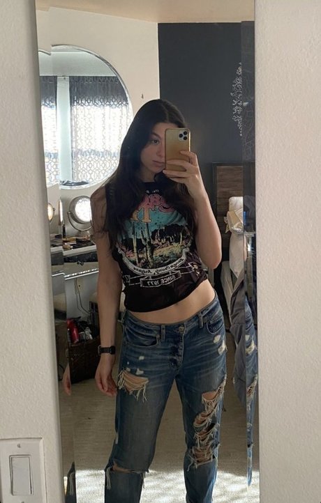 Kira Kosarin pornstar perfect image