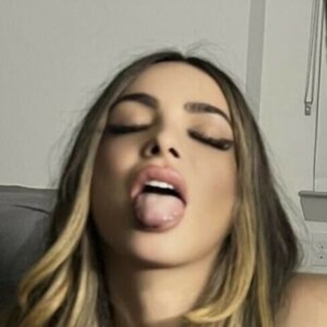 Analy Bazan star adult images