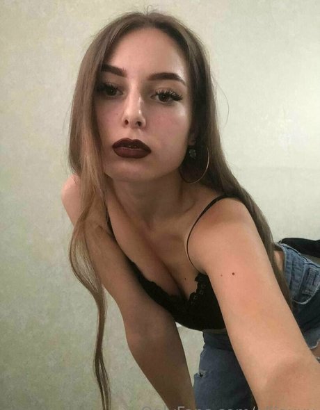 aliiaxxx erotic model pics