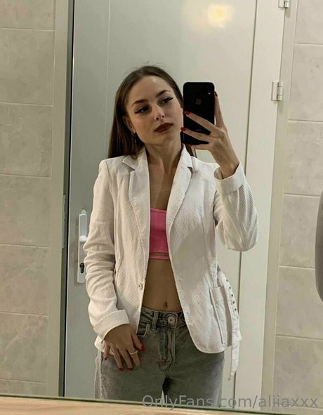 aliiaxxx adult actress img