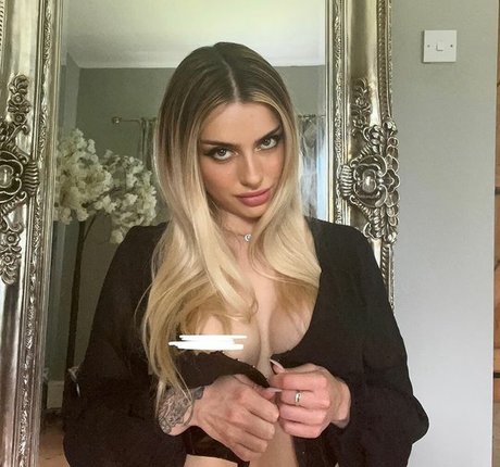 peachypops xxx actress img