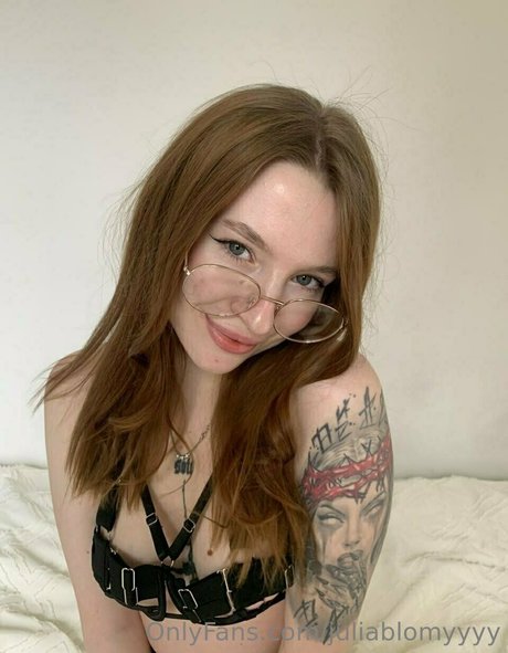 juliablomyyyy beautiful pornstar img