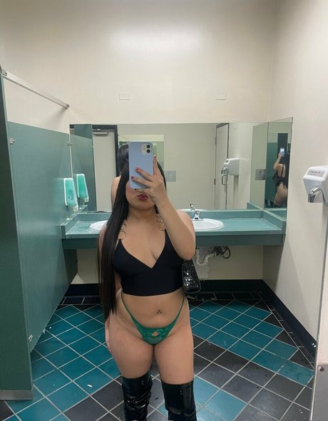 babyaly21 sexy model pictures