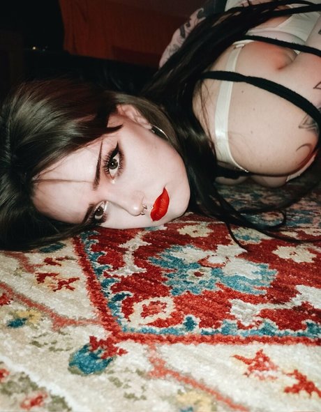 missdellavigne nudes model archive