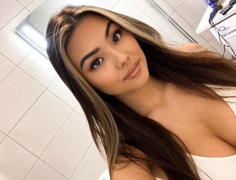 MichelleR star adult gallery