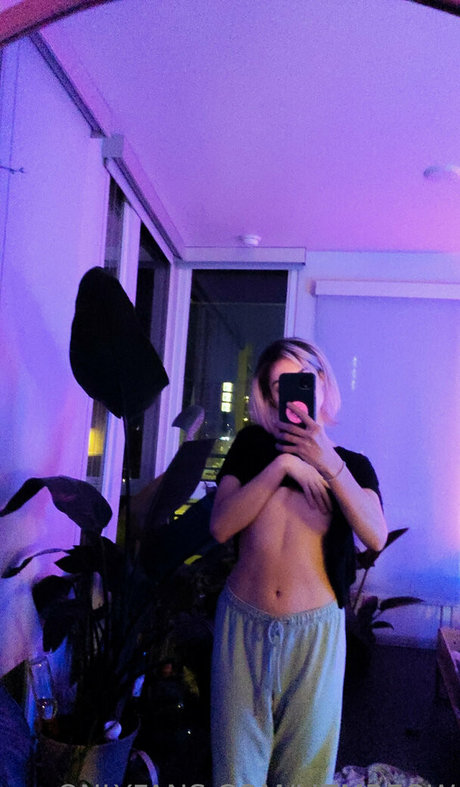 Lizmreow free star galleries