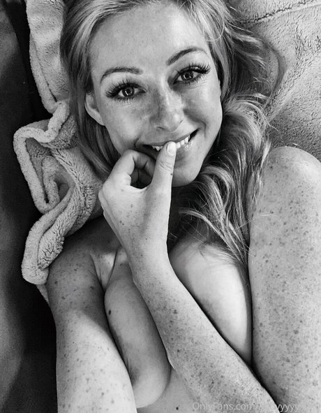 Abbyyyyyx0x0 beautiful model photo