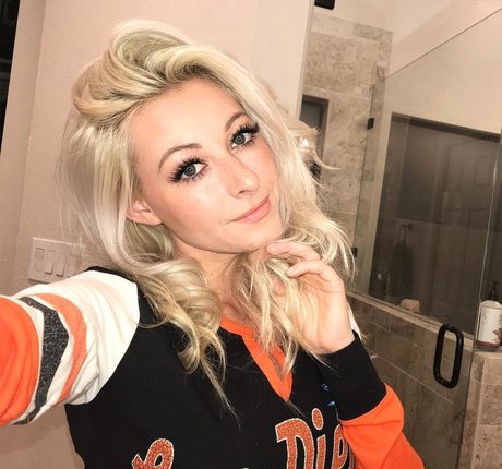 Abbyyyyyx0x0 art pornstar img