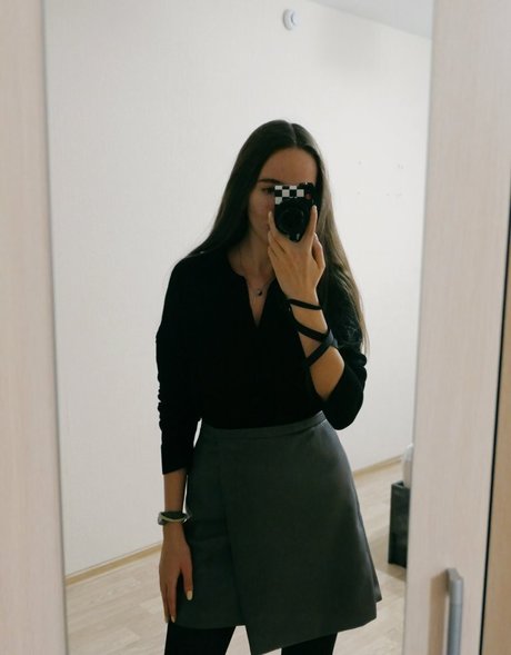 game of self naked star gallery