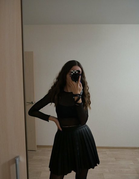 game of self art actress gallery