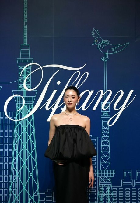 Ayaka Miyoshi nude star image