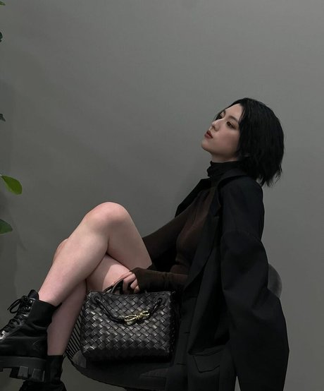 Ayaka Miyoshi model pornographic gallery