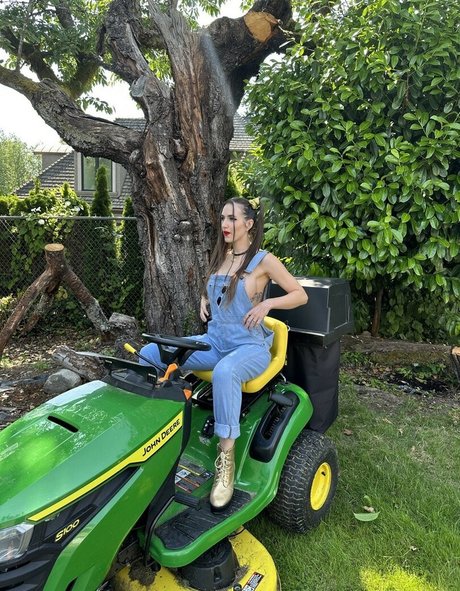 Piper Blush pornstar pretty pics