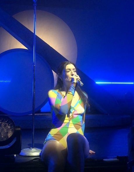 Lorde erotic star image