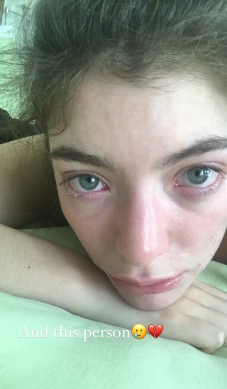 Lorde hot actress pic