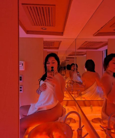 Kenia Cubos hd pornstar photo