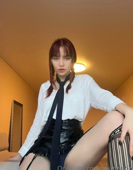 ellennelson model naked pics