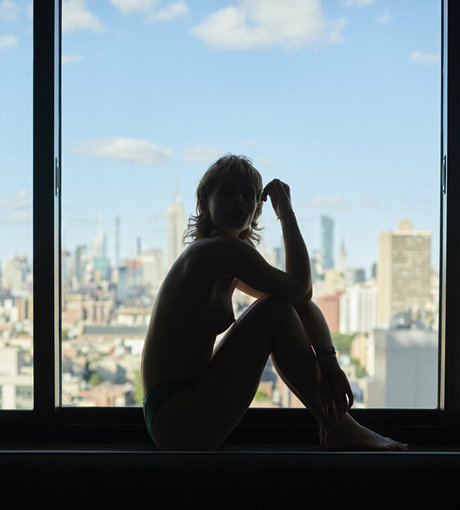 Esther Rose McGregor pornstar naked pictures