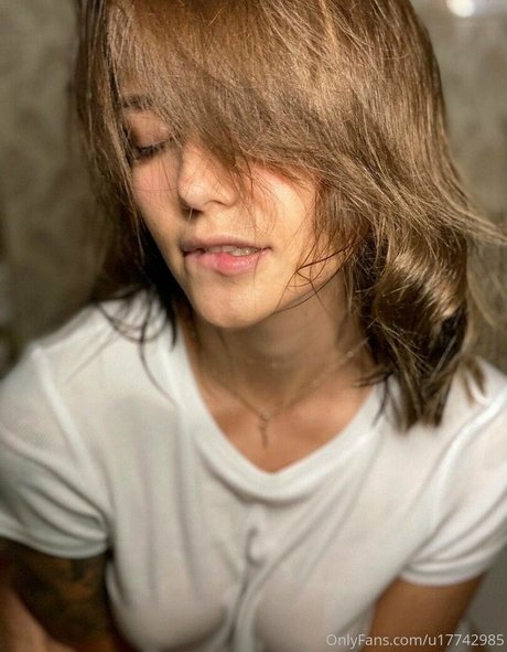 shemale cum in mouth onlyfans erotic pics