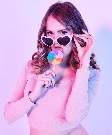 Debby Ryan star free pic