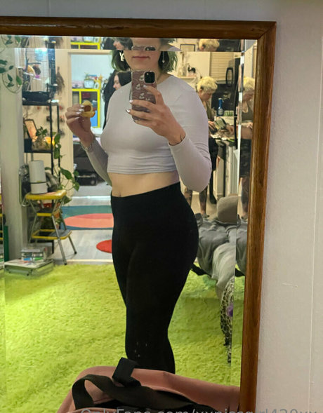 xxpissgirl420xx model exclusive archive