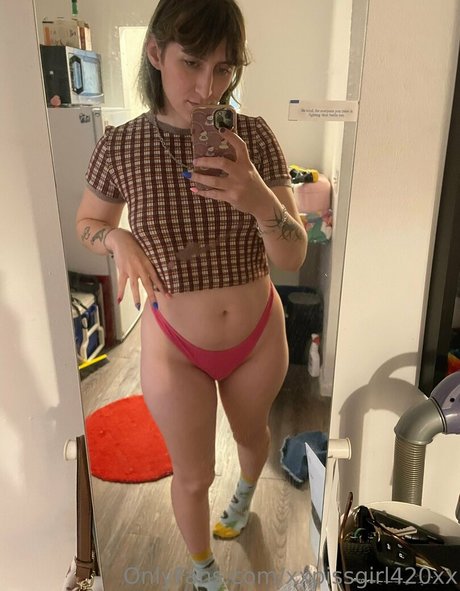 xxpissgirl420xx hd actress photo