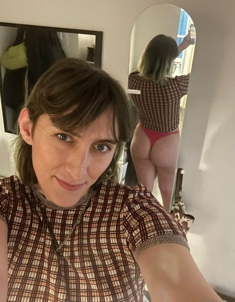 xxpissgirl420xx pretty model photos