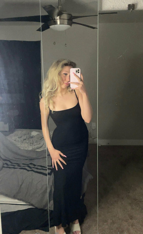 samisinss pornstar nudes pics