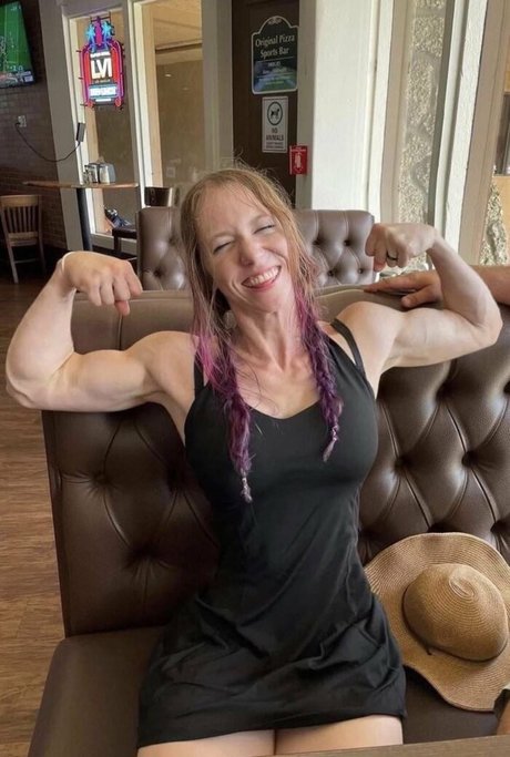 Wendy Lov beautiful model img