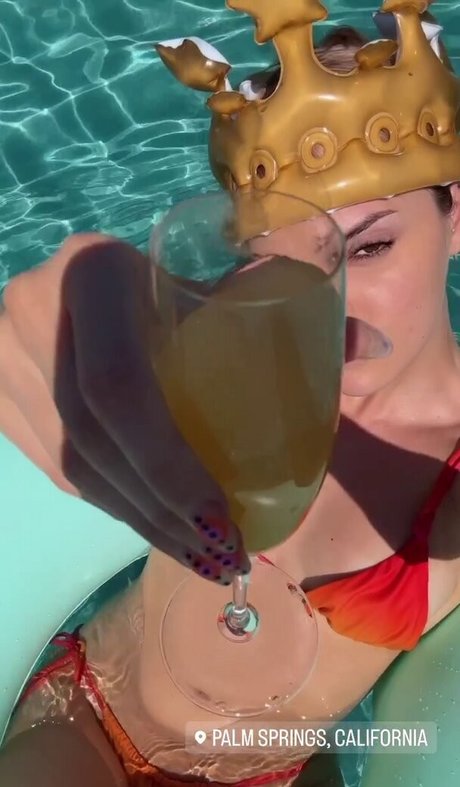 Alissa Violet nude star img