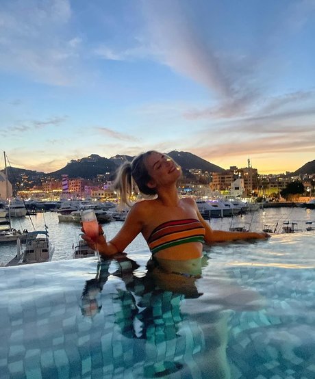 Alissa Violet star adult photo