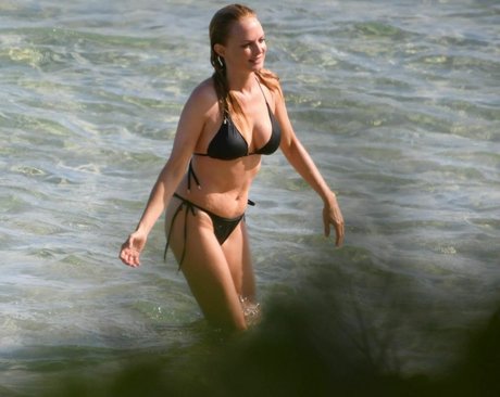 Heather Graham pornstar nude pictures