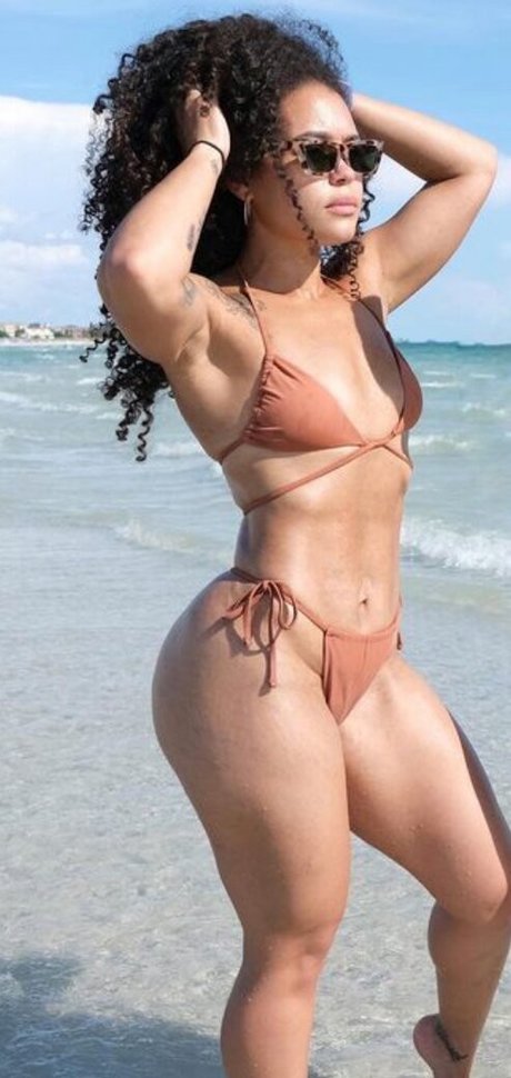 Herbalife Girls star hot photo