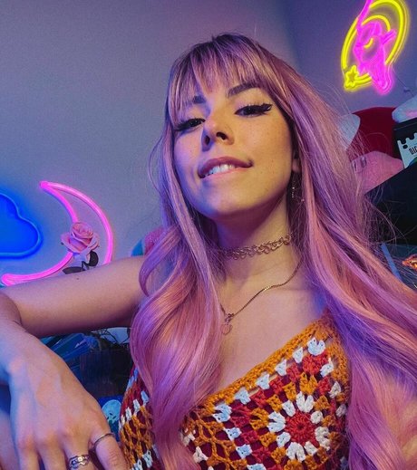 Luna Bloom star art archive