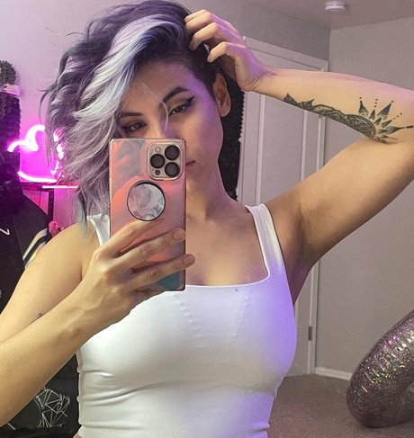 Luna Bloom pornstar perfect photo