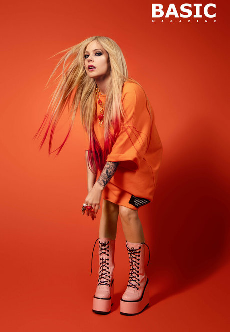 blonde babe onlyfans free sexy images