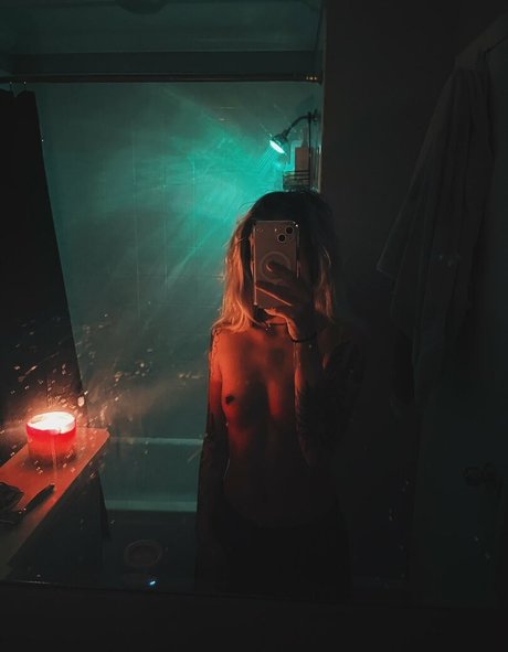 budweiserbreath model nice picture