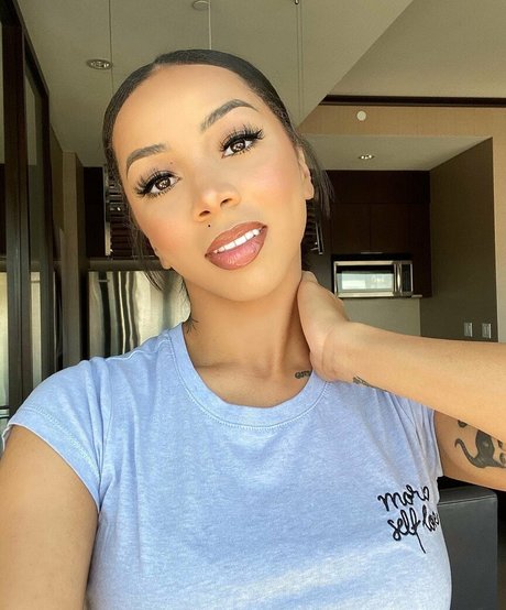 big onlyfans erotic pics