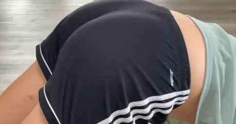 Rachel Ballinger model xxx pic