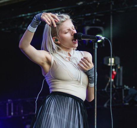 shemale outdoor onlyfans free naked images