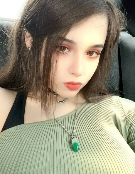 yuuechka model nude pictures