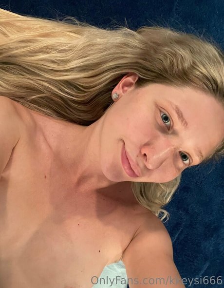 kkeysi666 star nude images